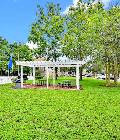 Picnic Grilling Area at Village Lakes, Orlando